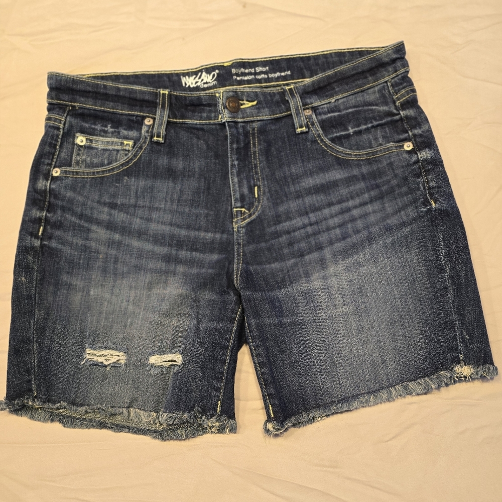 Massimo Denim Boyfriend Short Size 6 (28) raw hem, with stretch